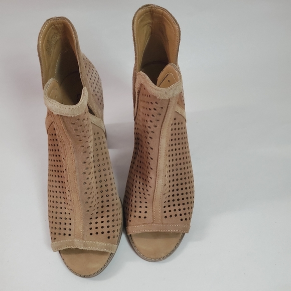 Lucky Brand Larisa Booties Women's 8W Tan Neutral Peep-Toe Leather Block Heel - Picture 2 of 14